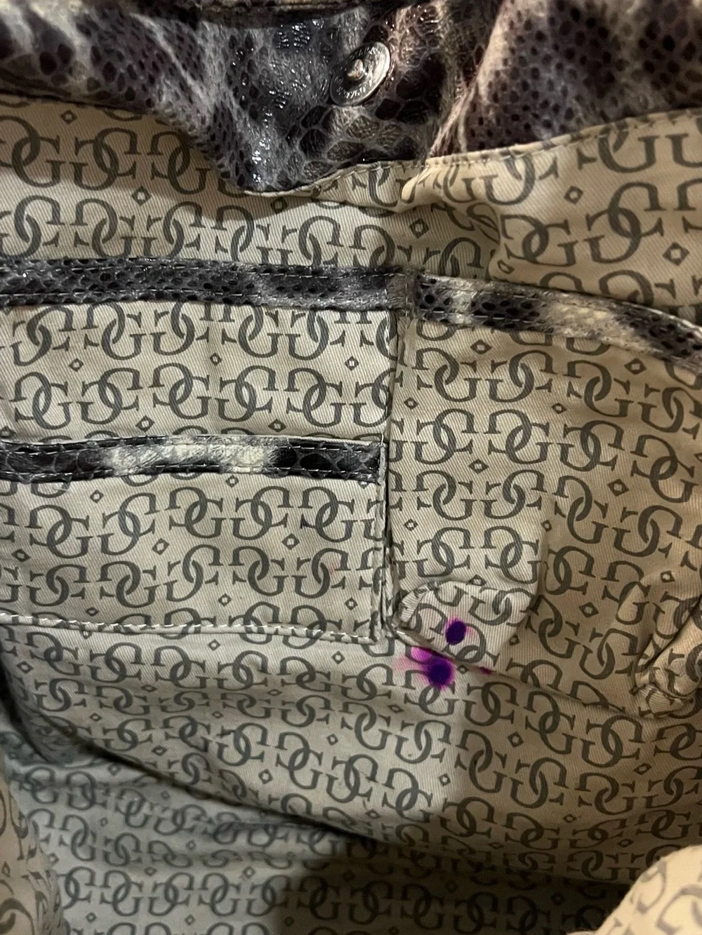 Guess stylish leopard